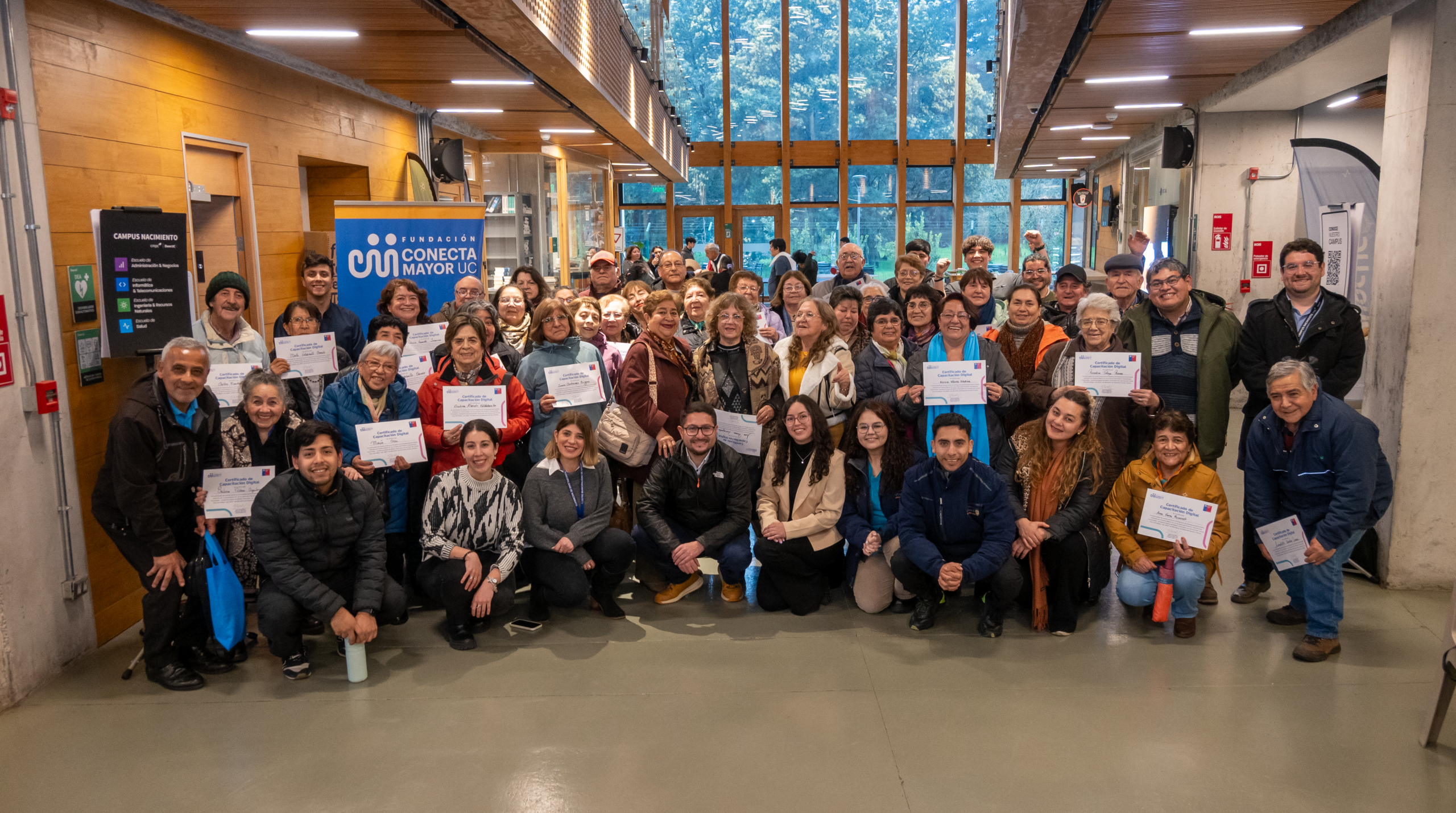 Biobio personas mayores Conecta Mayor UC gira academia educación digital ministerio de desarrollo social