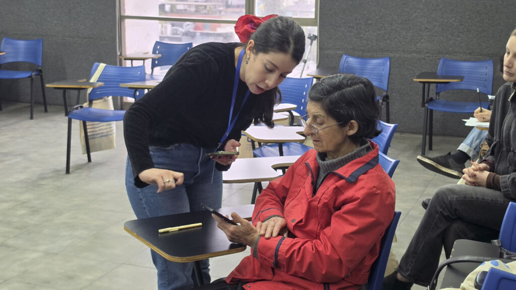 Clases en Testeo de Programa de Empoderamiento Digital Avanzado de Conecta Mayor UC